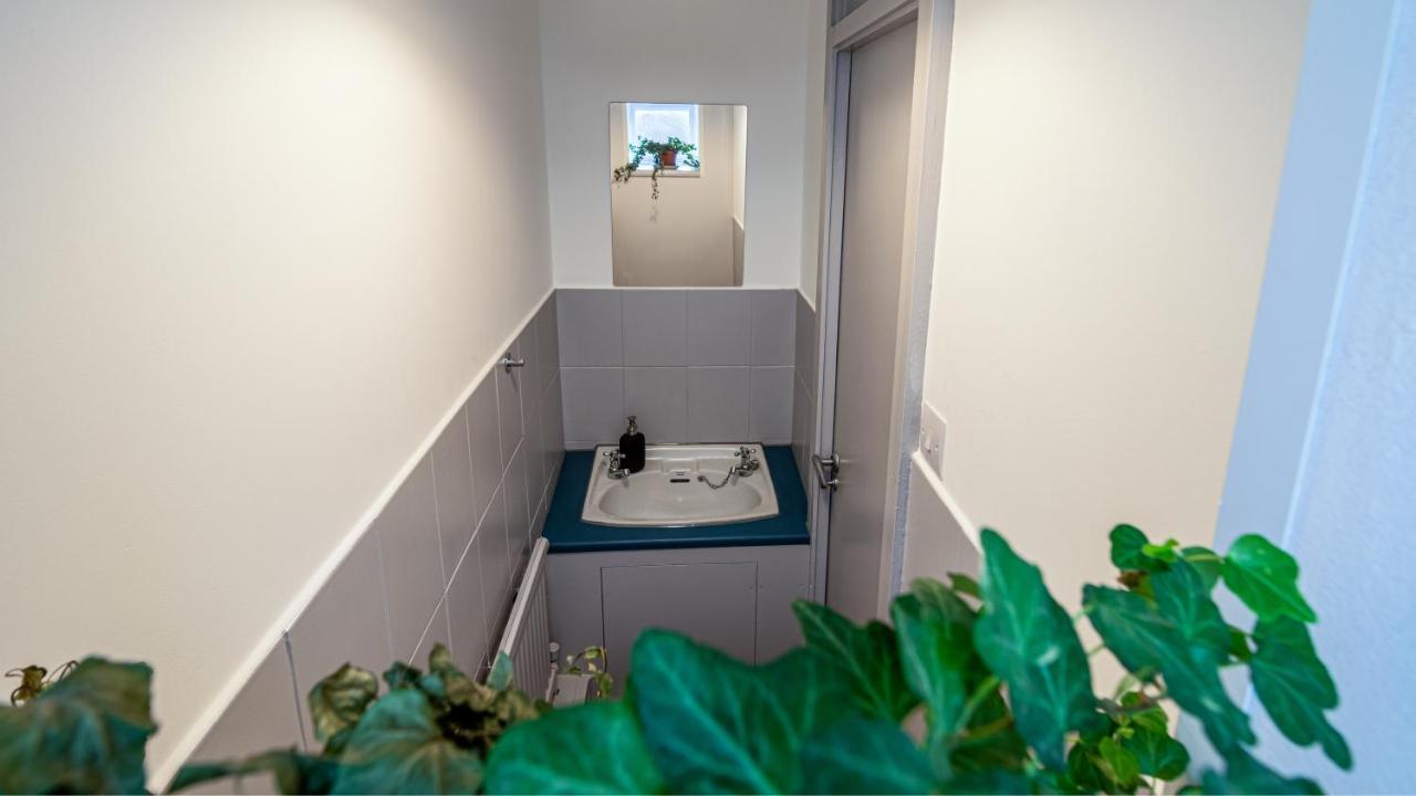 Bridge 3 Bedroom House With Reception Room, Office And Private Garden Casa de Férias *